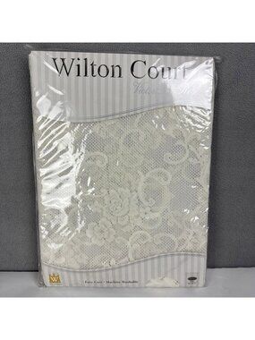 Wilton Court Victorian Rose Oval Lace Ivory Tablecloth 60x84 NEW 2002 cottage